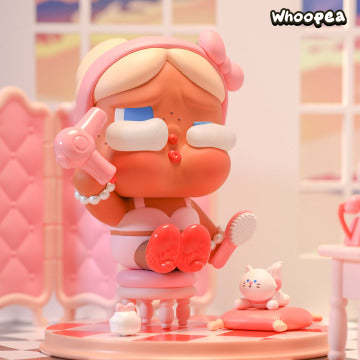 CRYBABY The Dressing Room Figurine - Image 3
