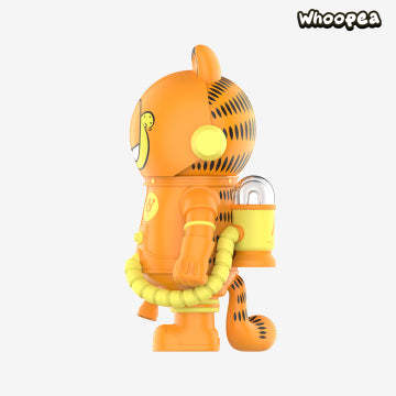 MEGA SPACE MOLLY 400% Garfield PVC Figure - Image 7
