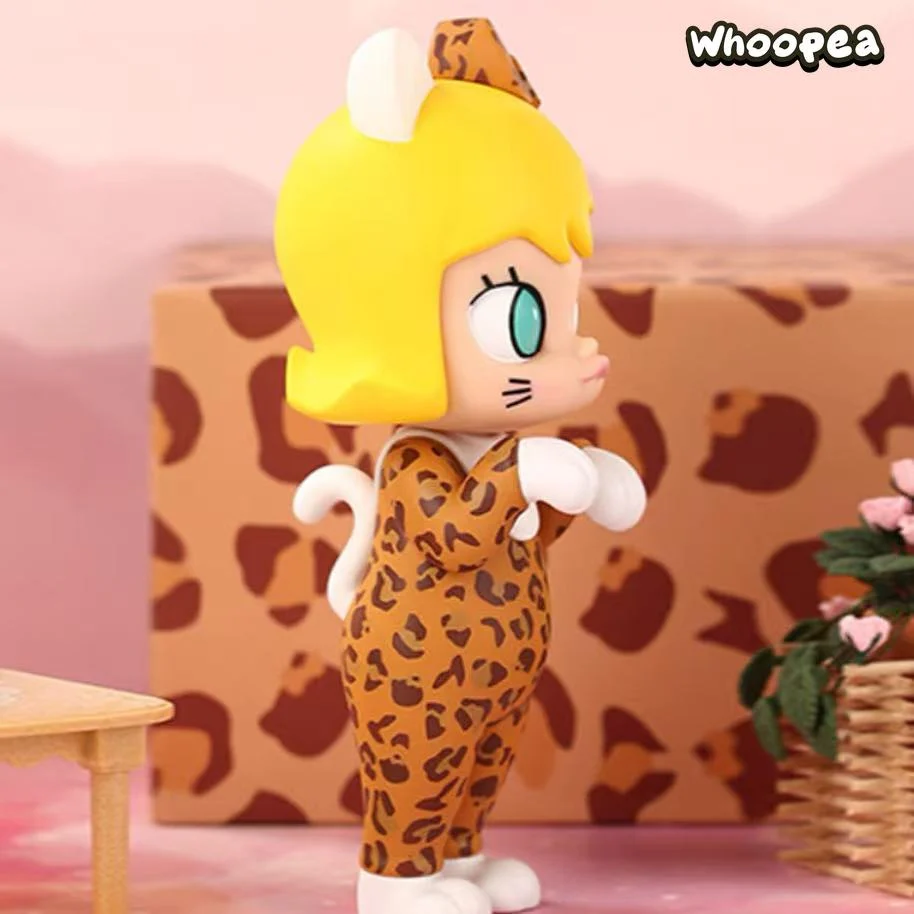 MOLLY x HELL0 KITTY (Exclusive Collector's Edition) - Image 4